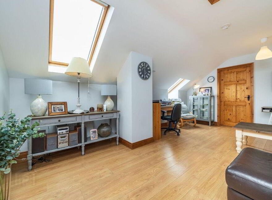 Donadea, Staplestown, W91TN1W