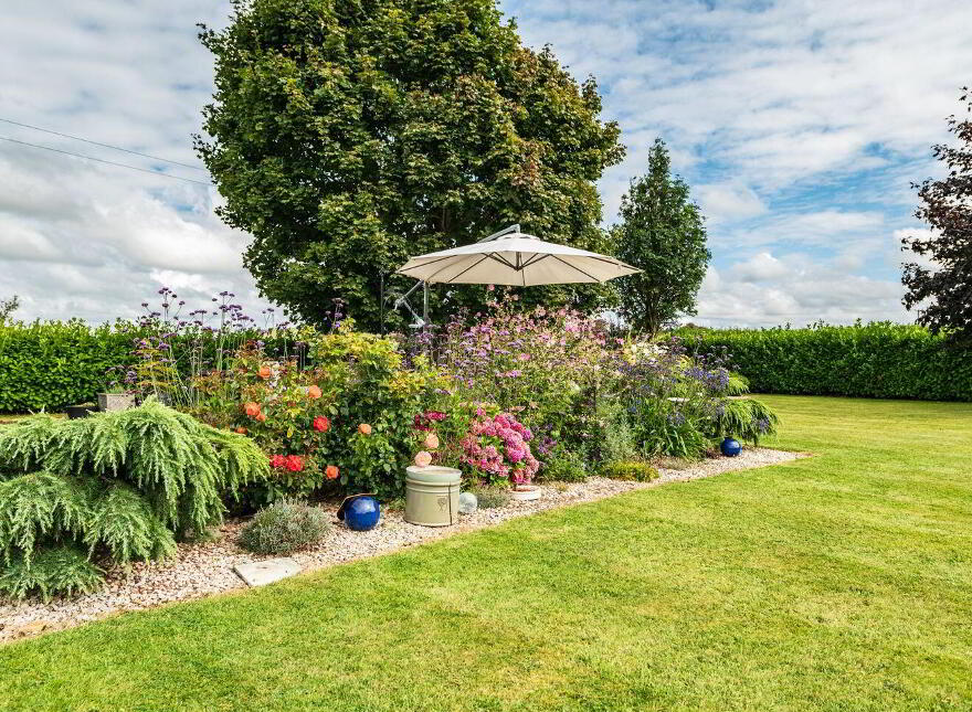Donadea, Staplestown, W91TN1W