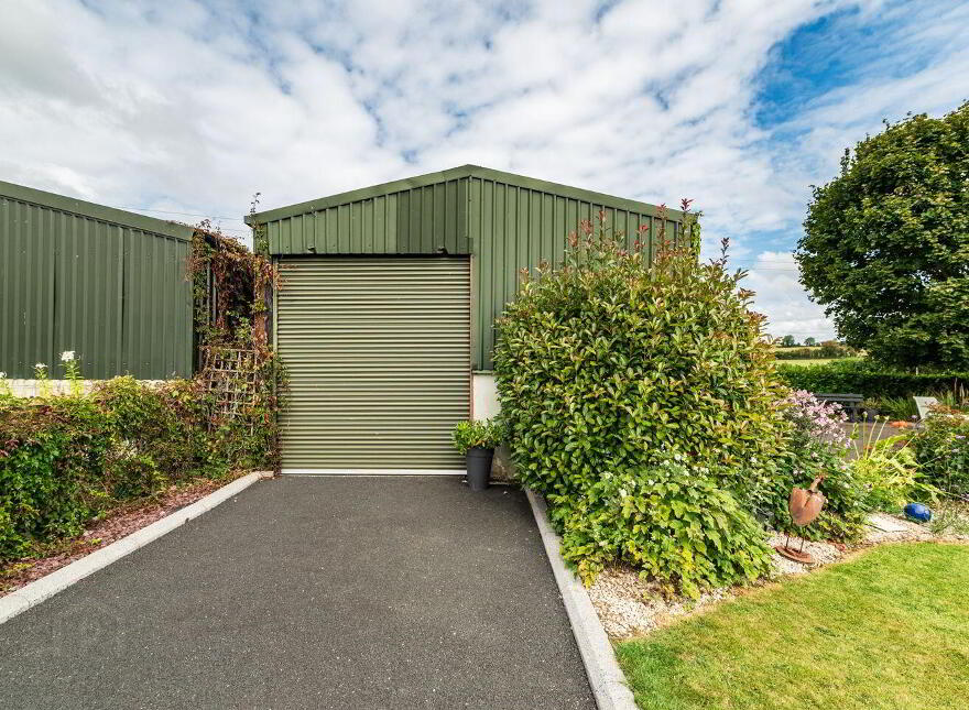 Donadea, Staplestown, W91TN1W