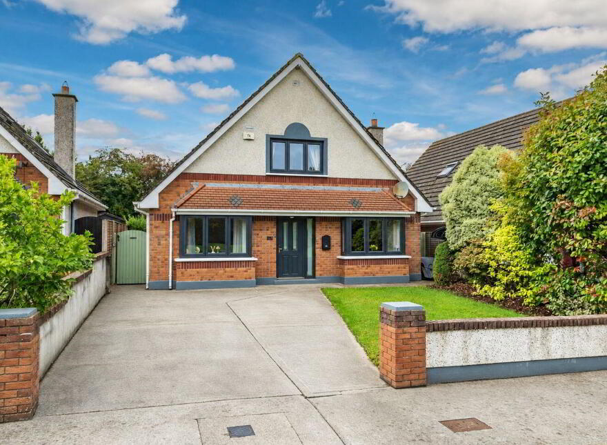 4 The Crescent, Graydon Manor, Robertstown, W91Y7H2 photo