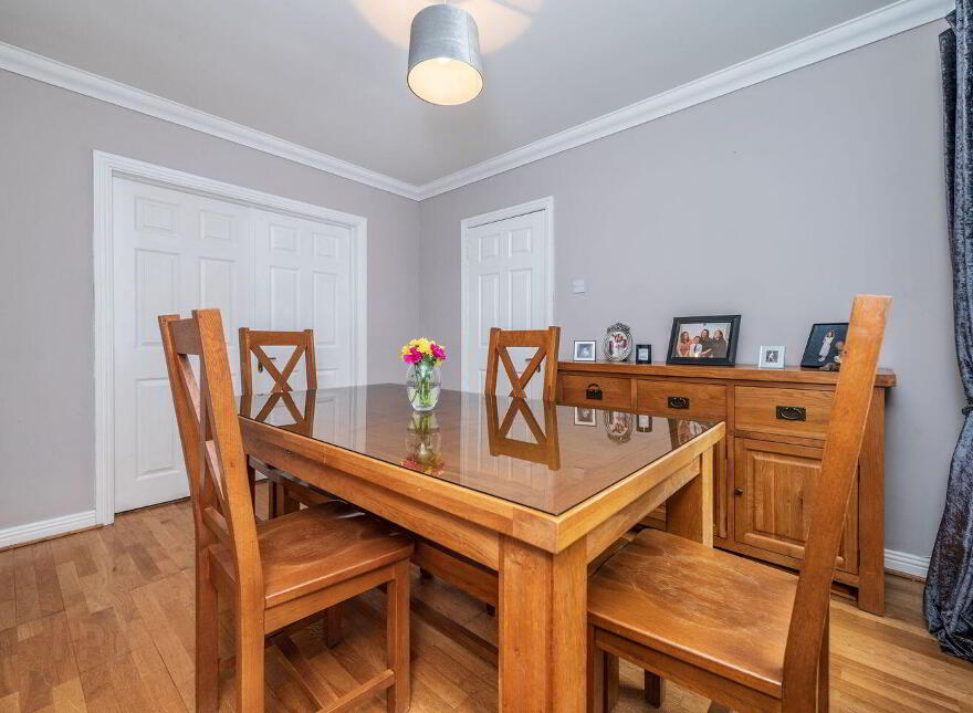 4 The Crescent, Graydon Manor, Robertstown, W91Y7H2