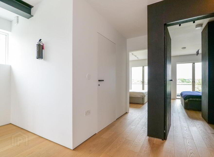 LA 18, 18 Lough Atalia Road, H91524H