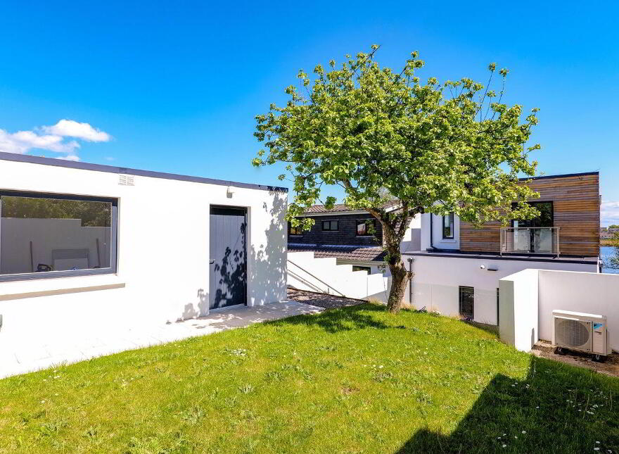 LA 18, 18 Lough Atalia Road, H91524H