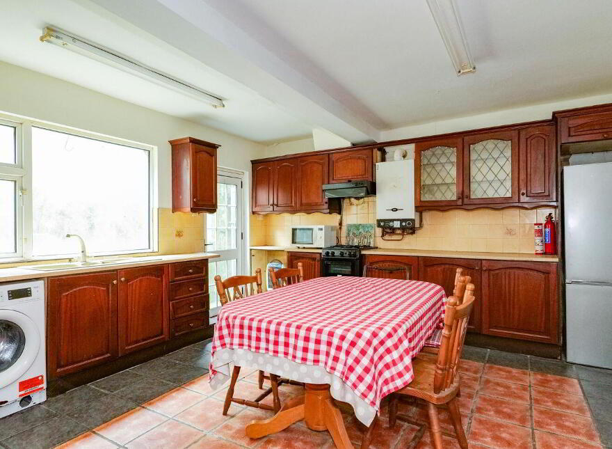 7 Bowling Green, H91FK2T