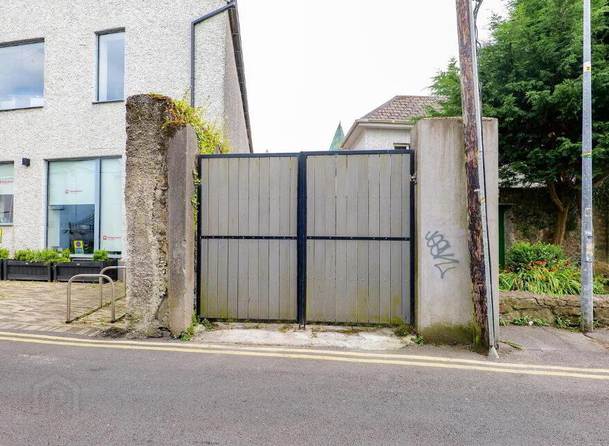 7 Bowling Green, H91FK2T