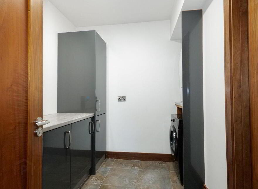 14 Tobar Na Mban, Lough Atalia Road, H91KV7P