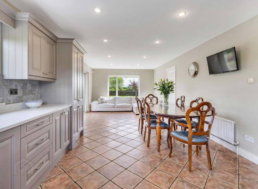 Castlecor, Oldcastle, A82WR15