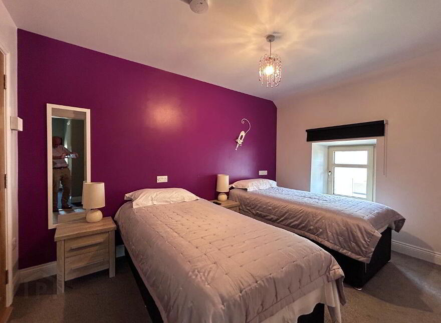The Valley, Fethard, E91EP66