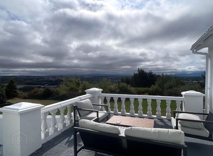 Cahir Abbey Upper, Mountain Road, Cahir, E21W889