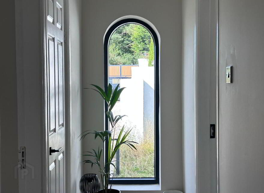 Cahir Abbey Upper, Mountain Road, Cahir, E21W889