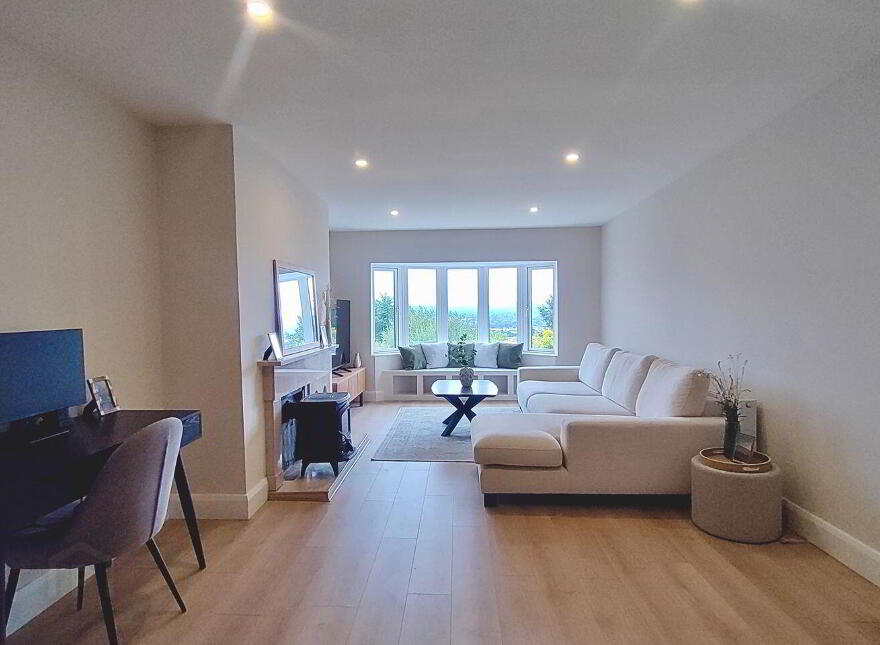 Cahir Abbey Upper, Mountain Road, Cahir, E21W889