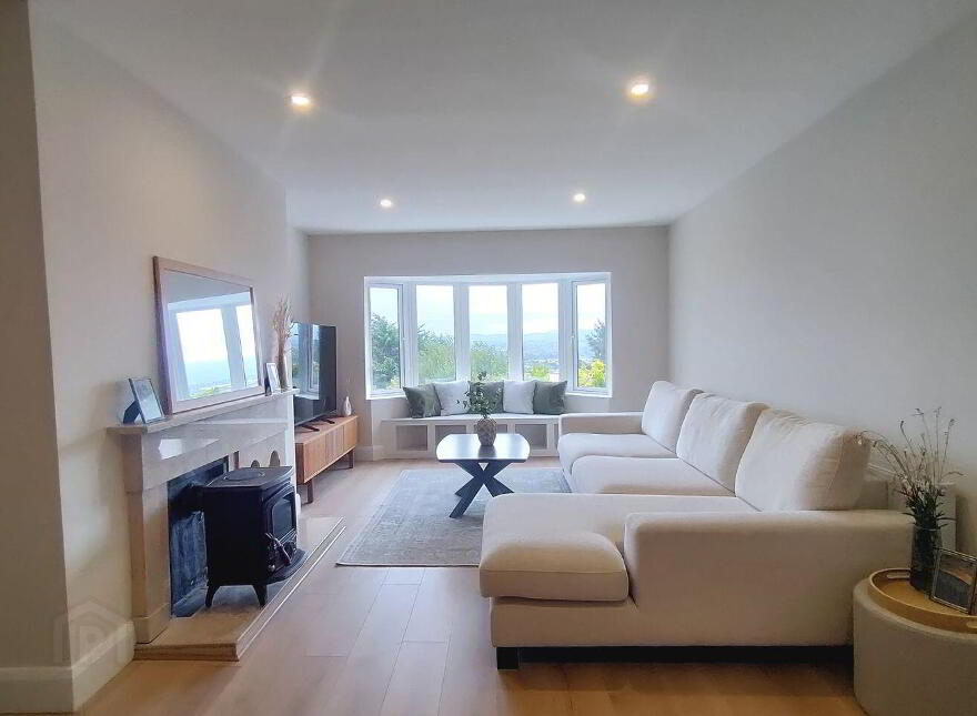 Cahir Abbey Upper, Mountain Road, Cahir, E21W889