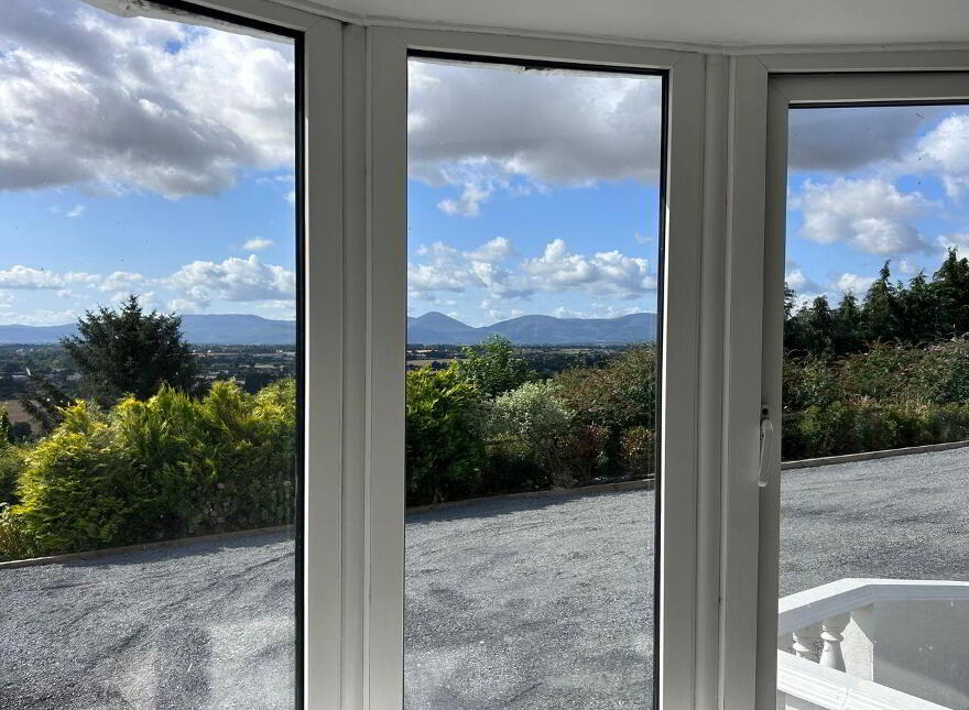 Cahir Abbey Upper, Mountain Road, Cahir, E21W889