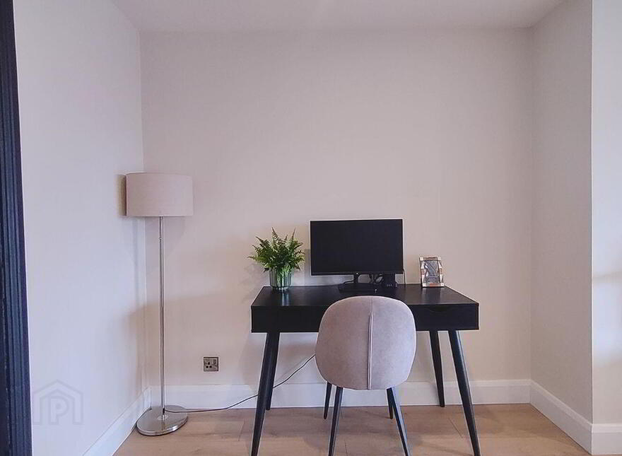 Cahir Abbey Upper, Mountain Road, Cahir, E21W889