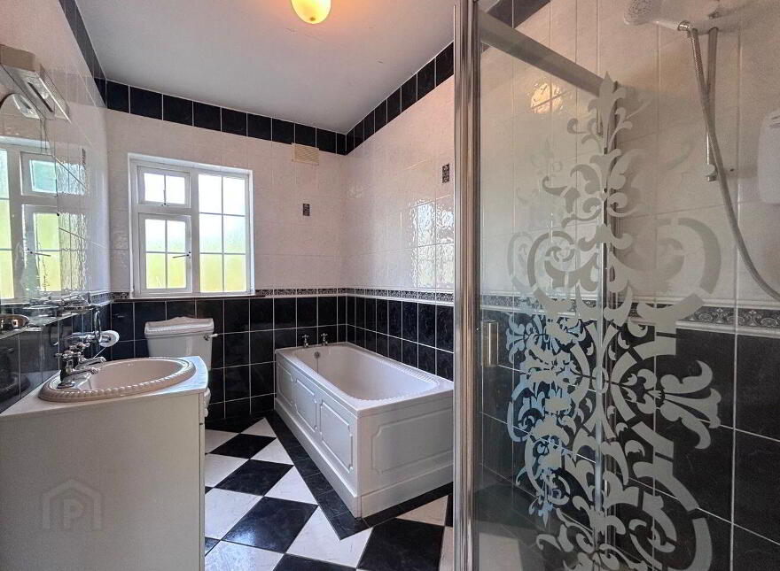 Ballintemple, Dundrum, E34N822