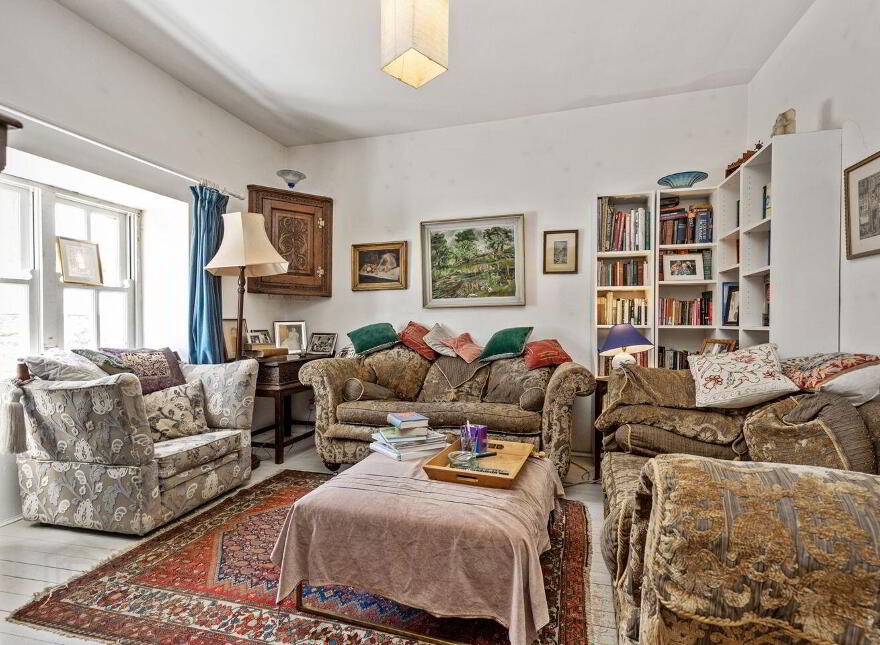 Knocksquire, Killedmond, R95F6P5