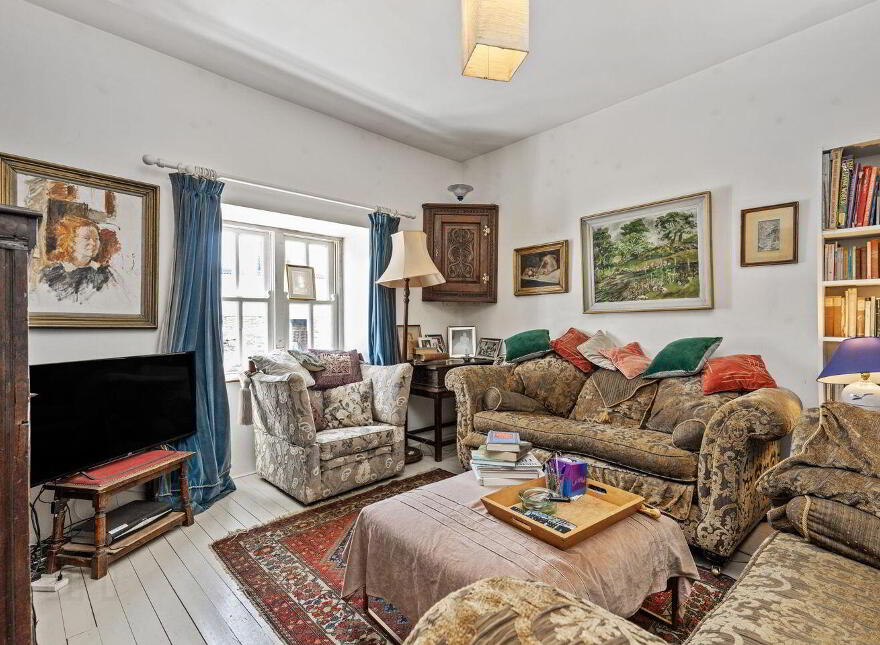 Knocksquire, Killedmond, R95F6P5