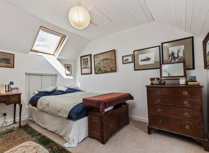 Knocksquire, Killedmond, R95F6P5