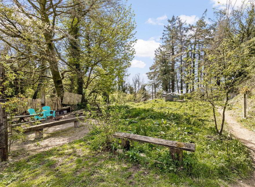 Knocksquire, Killedmond, R95F6P5