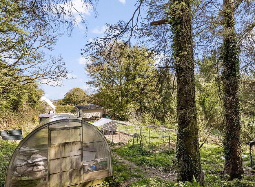 Knocksquire, Killedmond, R95F6P5