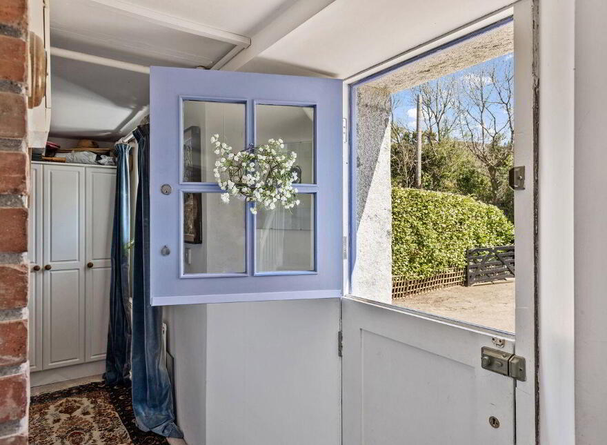 Knocksquire, Killedmond, R95F6P5