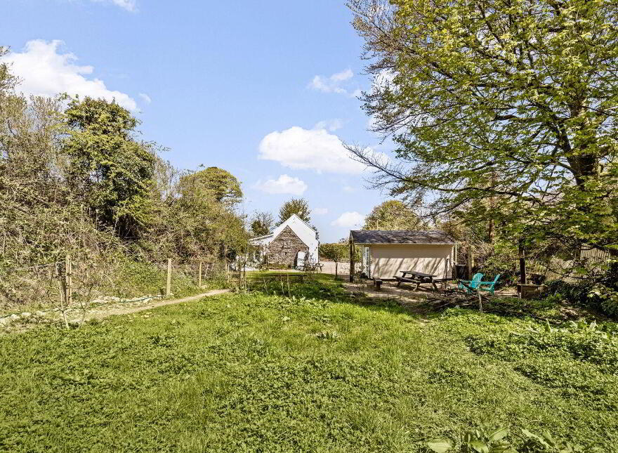 Knocksquire, Killedmond, R95F6P5