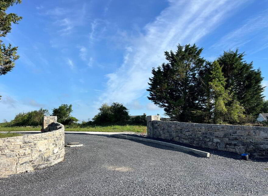 Na Banracha, Residential Serviced Sites, Quin