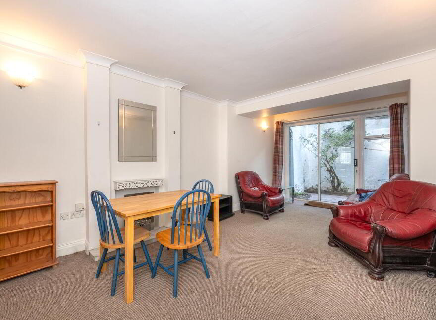 Apt 1 Lee View House, 13 Father Mathew Quay, Cork, T12W309