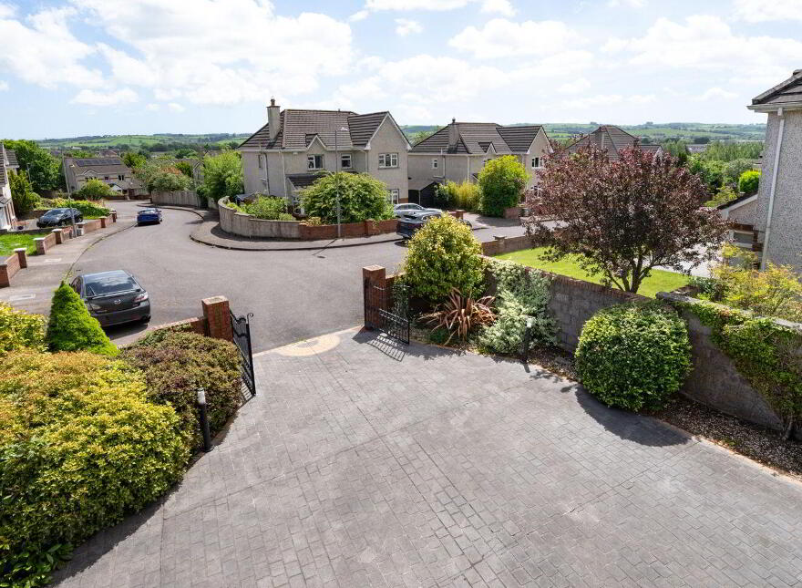 11 Chestnut Lawn, Classes Lake, Ovens, P31A499