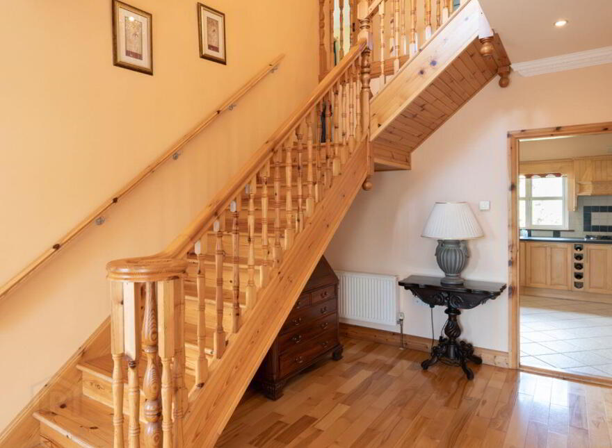 11 Chestnut Lawn, Classes Lake, Ovens, P31A499