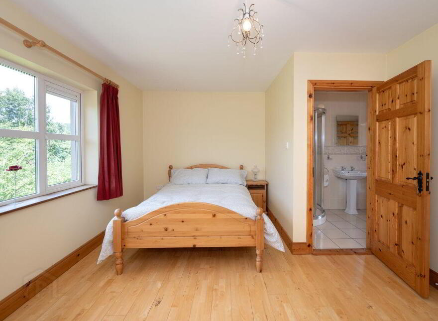 11 Chestnut Lawn, Classes Lake, Ovens, P31A499