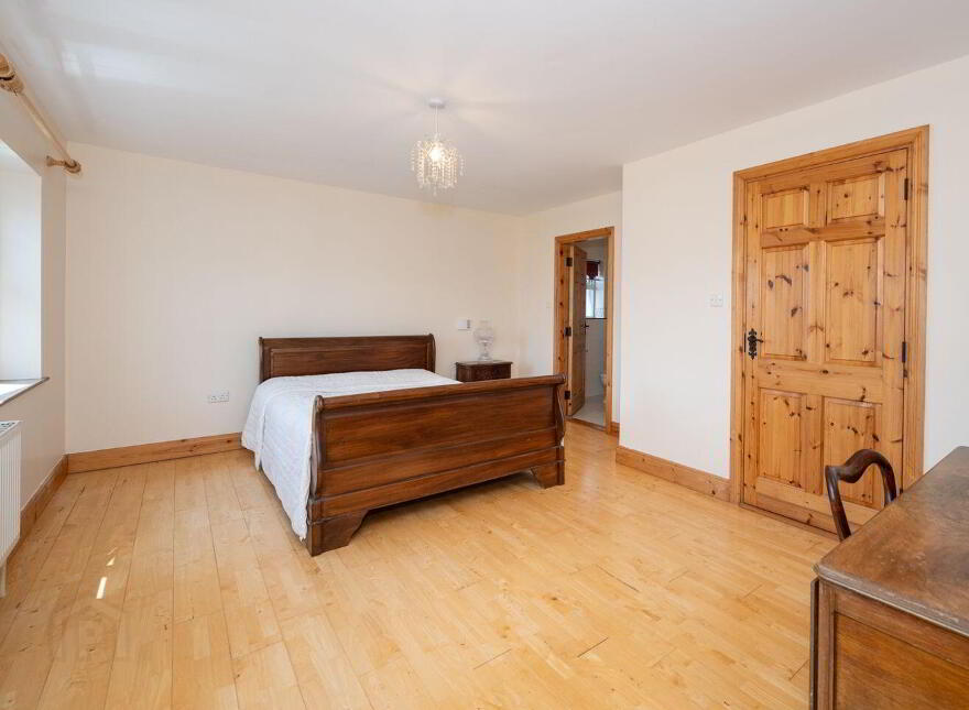 11 Chestnut Lawn, Classes Lake, Ovens, P31A499