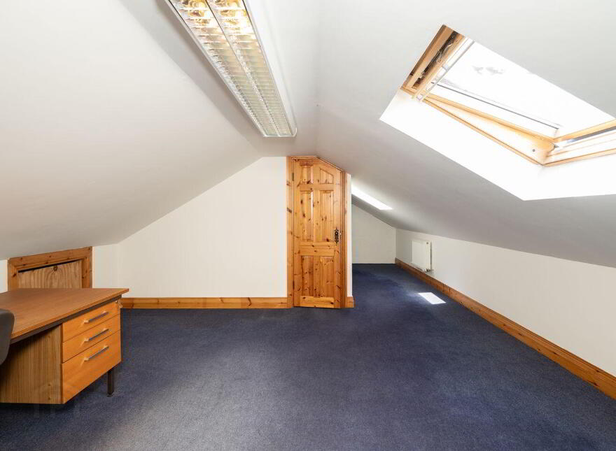 11 Chestnut Lawn, Classes Lake, Ovens, P31A499