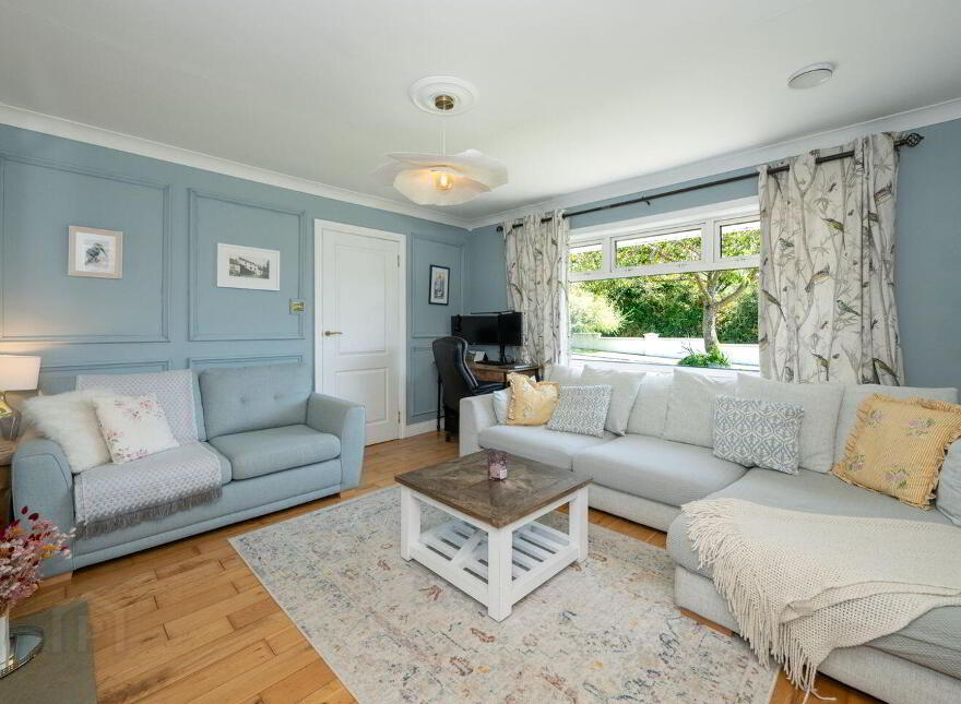 St Martins, Crura, Riverstick, P43H763