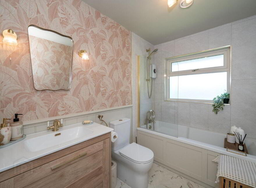 St Martins, Crura, Riverstick, P43H763