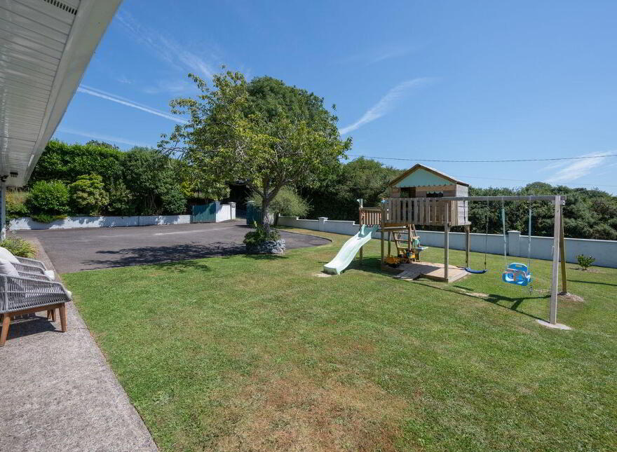 St Martins, Crura, Riverstick, P43H763