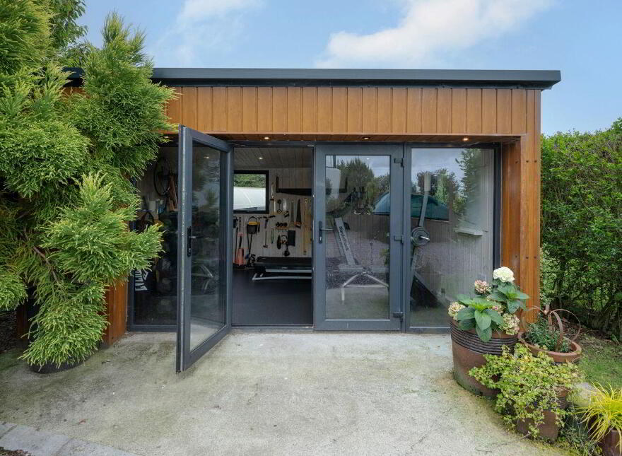 Barr, Blarney, T23KW57