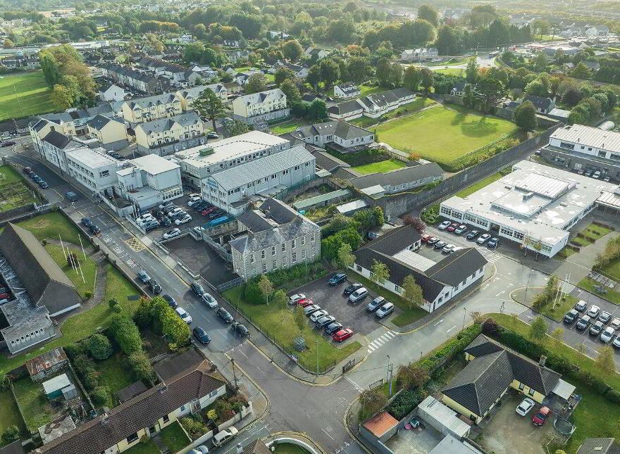 Edmund Rice Pastoral Centre, Rosary Place, Midleton, P25F592