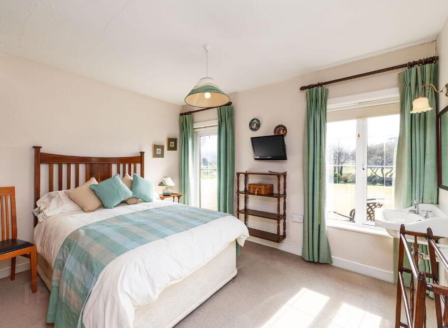 Lagos, 118 Howth Road, Howth, Howth, D13CD80