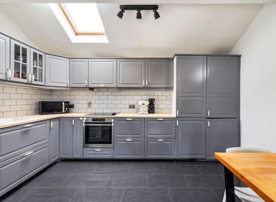 Apt, 4 Thormanby Court, Howth, Howth, D13KD58