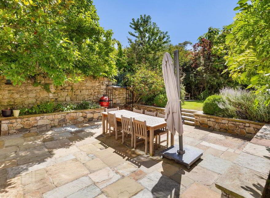 3 St James Terrace, 6 Clonskeagh Road, Clonskeagh, Dublin 6, D06