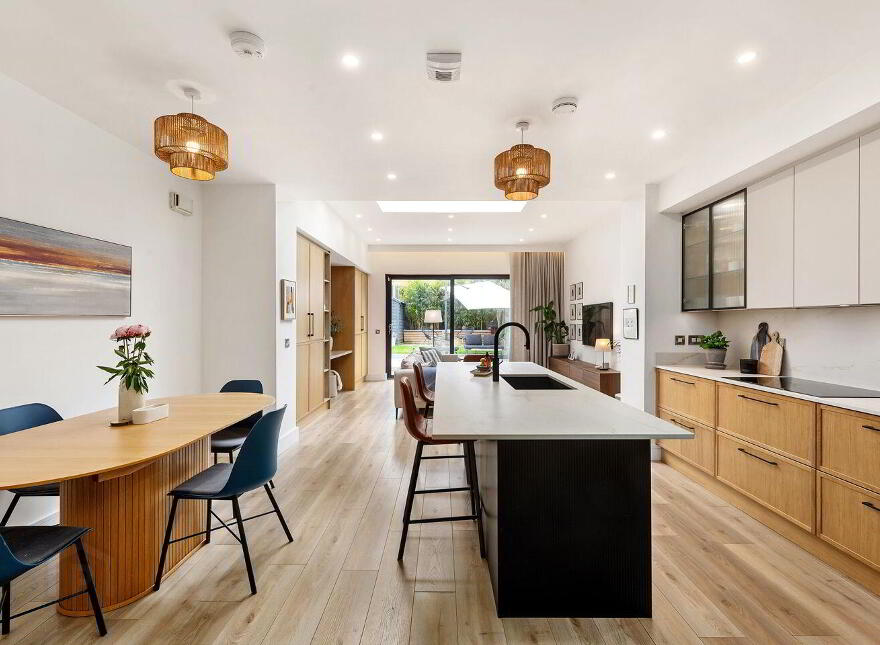8 Shackleton Avenue, Adamstown, K78W9V3
