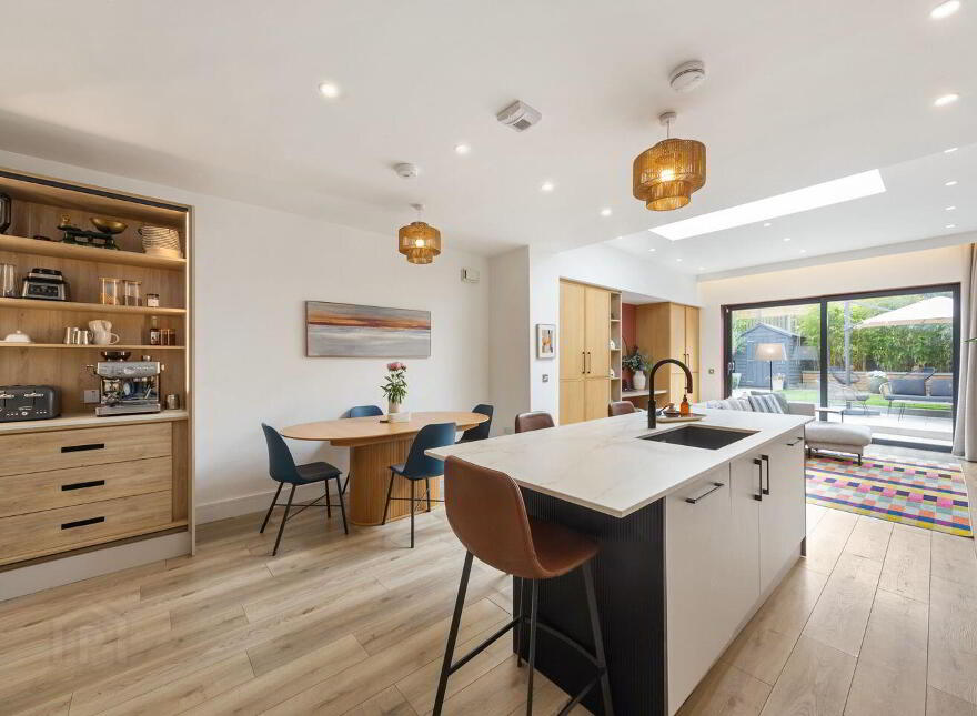8 Shackleton Avenue, Adamstown, K78W9V3