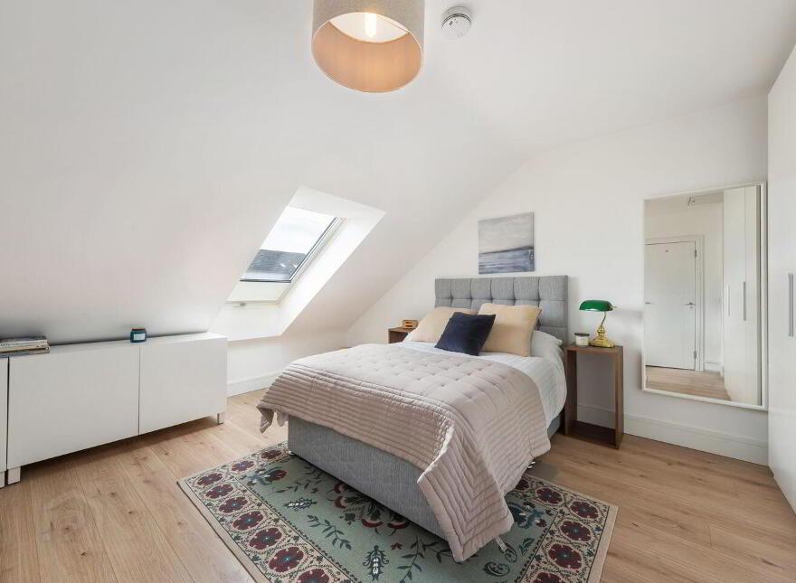 8 Shackleton Avenue, Adamstown, K78W9V3