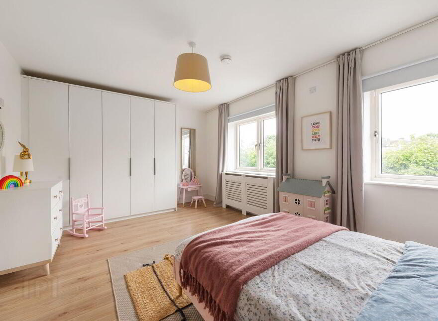 8 Shackleton Avenue, Adamstown, K78W9V3