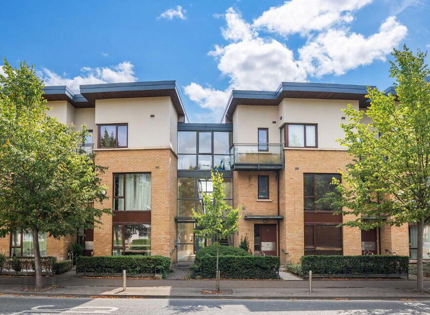115 Castlegate Way, Adamstown, K78AK83