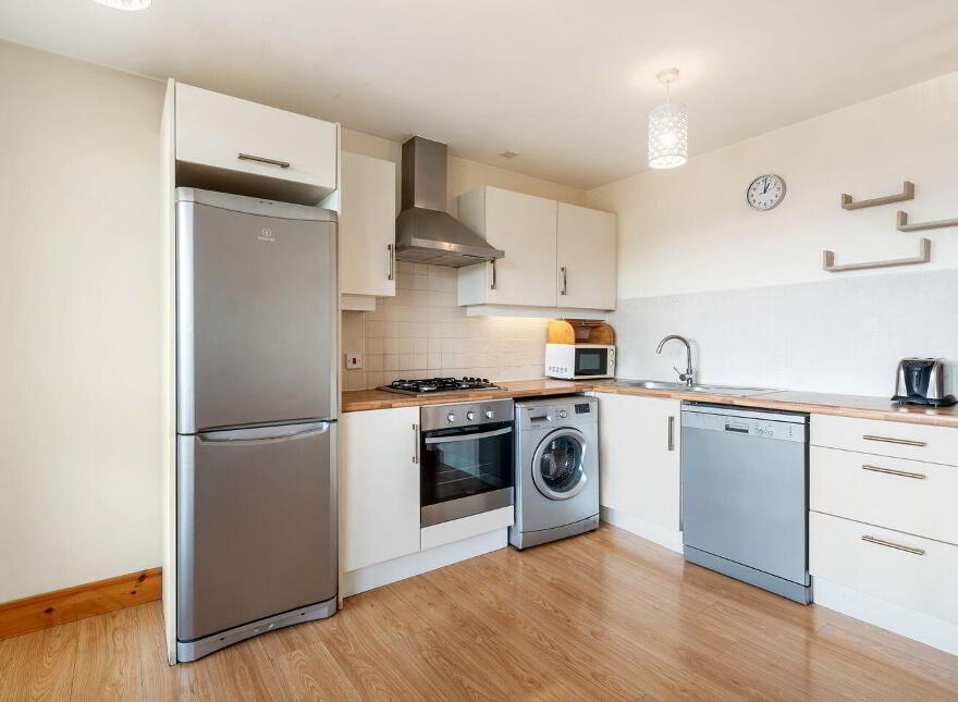 115 Castlegate Way, Adamstown, K78AK83
