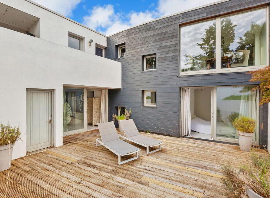 The Bunker, Westmanstown, Lucan, K78X2E7