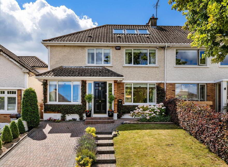 145 Biscayne, Malahide, K36YE09 photo