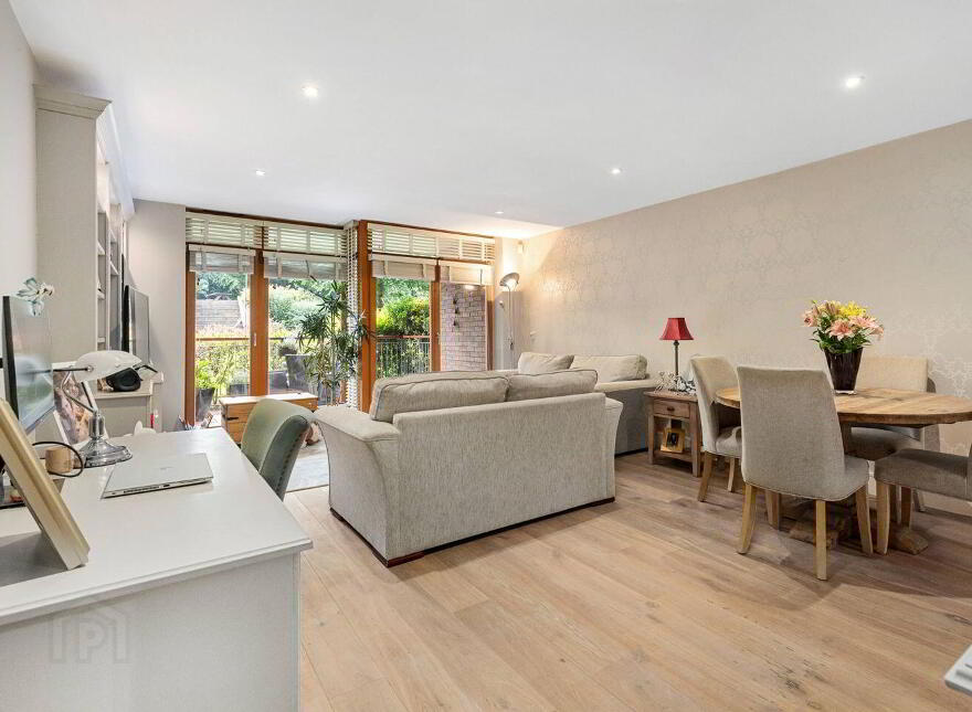 13 Kingston Hall, Rathfarnham, Dublin 18, D18RR99